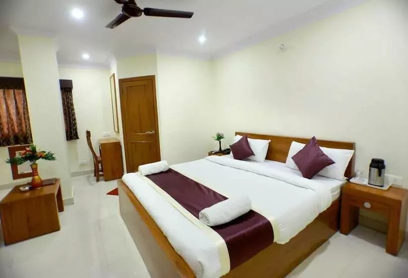 Hotelli City Palace
