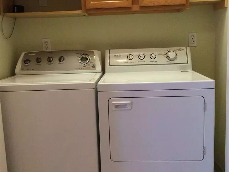 فندق Handys Extended Stay Suites Colchester