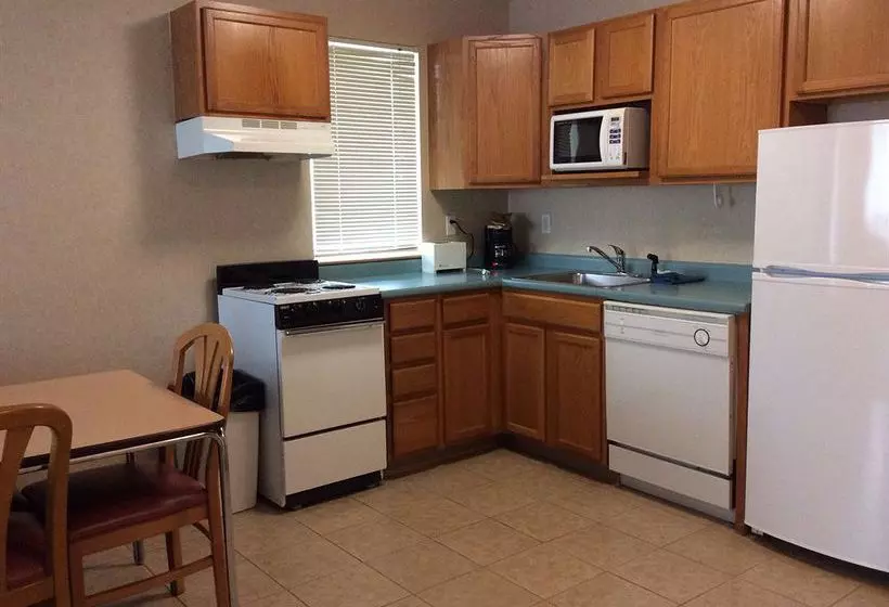 فندق Handys Extended Stay Suites Colchester