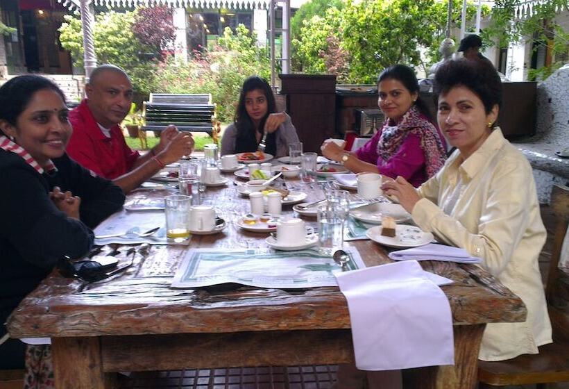 فندق Indeco Lake Forest