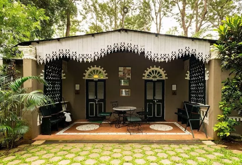 هتل Indeco Lake Forest