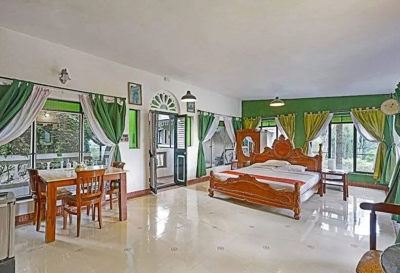 هتل Indeco Lake Forest