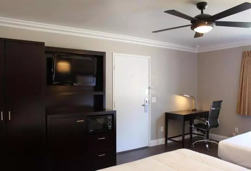 בית מלון כפרי Inn At Highway 1