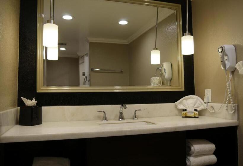 فندق Inn At Highway 1