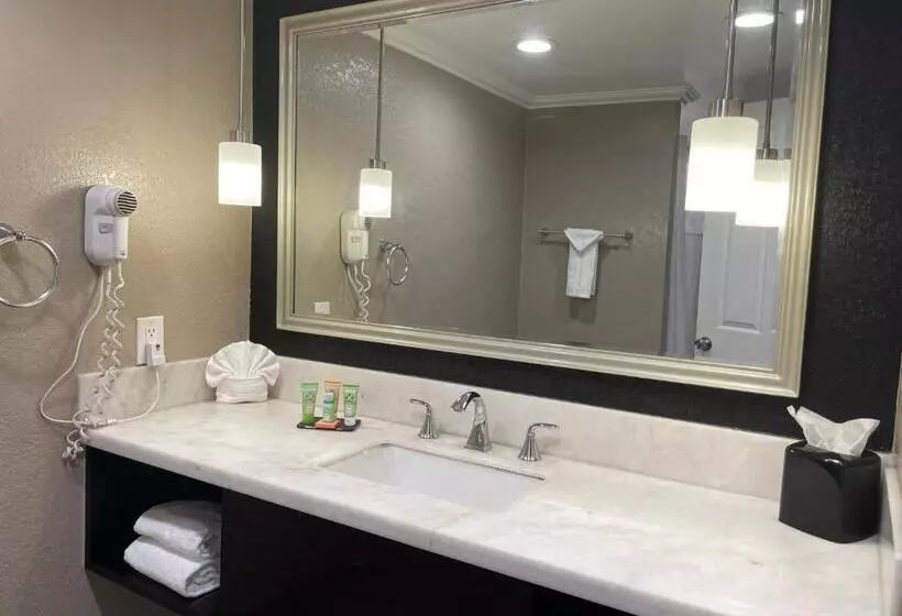 בית מלון כפרי Inn At Highway 1