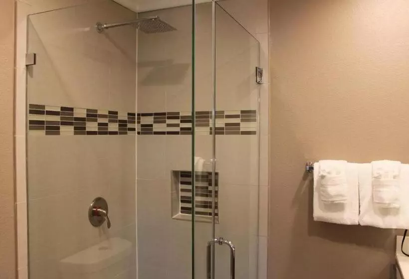 בית מלון כפרי Inn At Highway 1