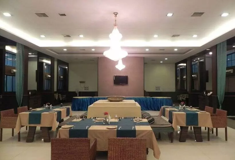 Hotelli Collection O Reeva Regency