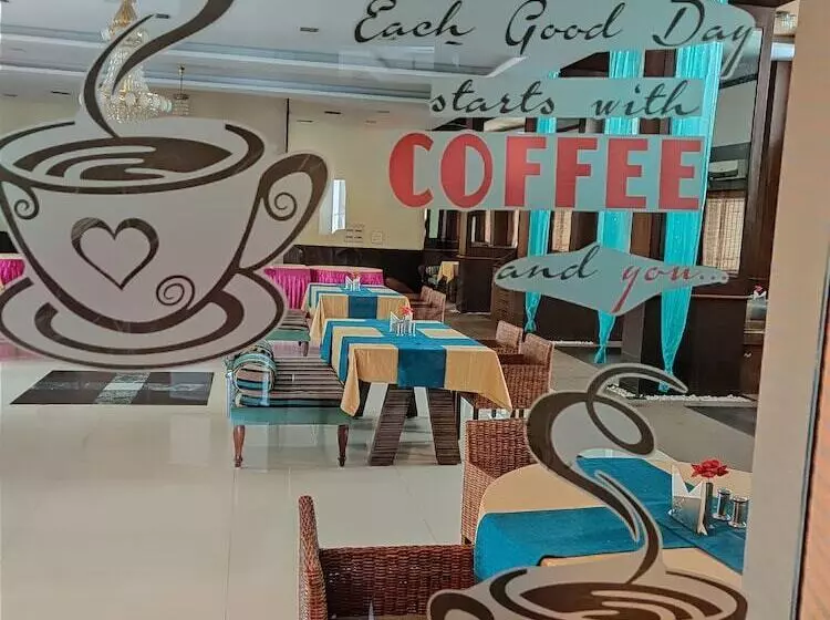 Hotelli Collection O Reeva Regency