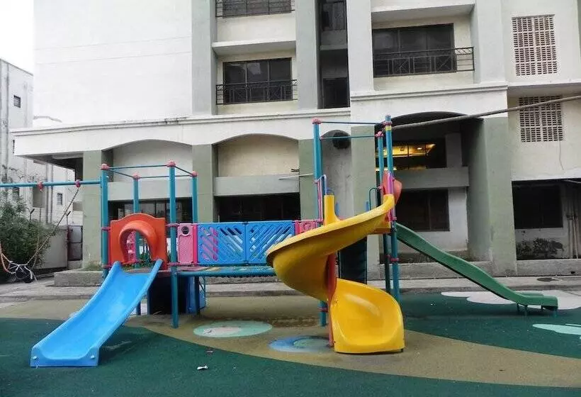 Hotelli Collection O Reeva Regency