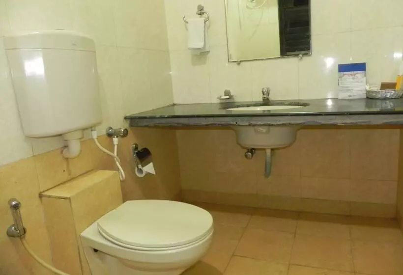 Hotelli Collection O Reeva Regency