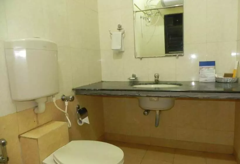 Hotelli Collection O Reeva Regency