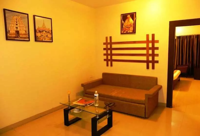 Hotelli Collection O Reeva Regency