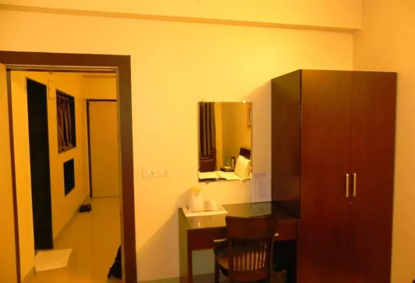 Hotelli Collection O Reeva Regency