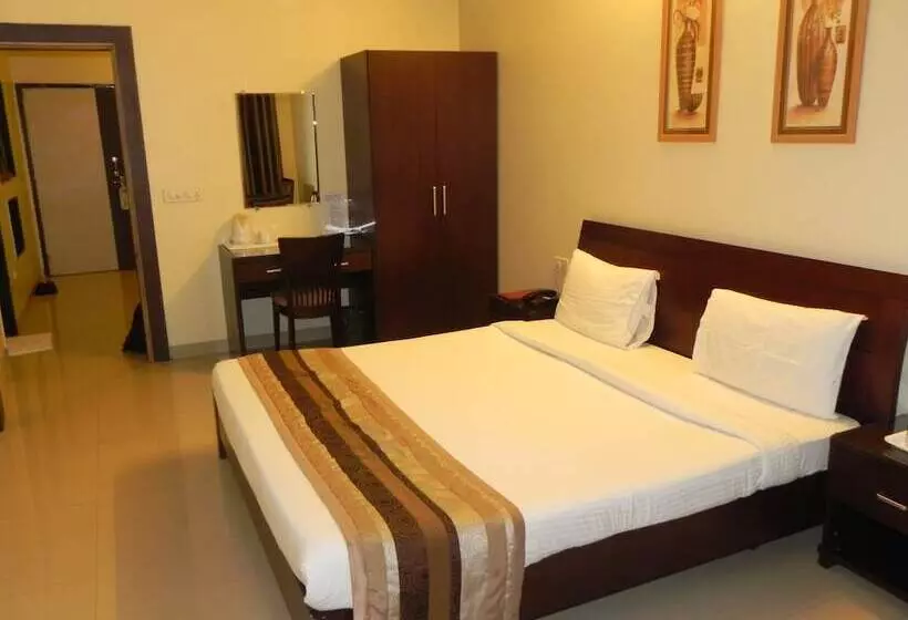 Hotelli Collection O Reeva Regency