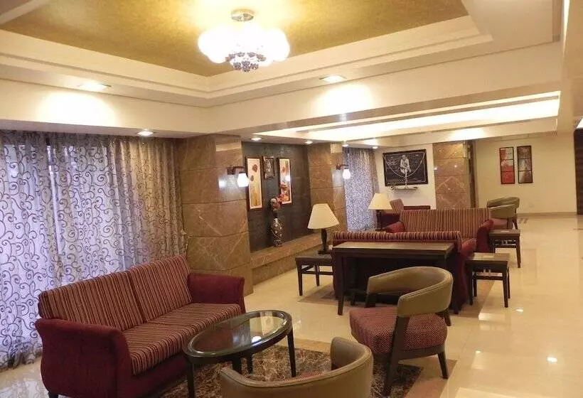 Hotelli Collection O Reeva Regency