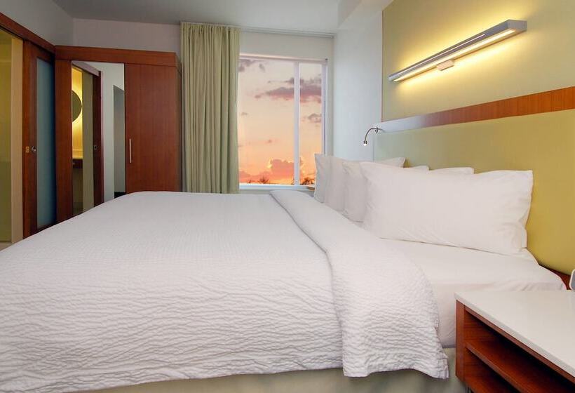 فندق Springhill Suites By Marriott Las Vegas North Speedway