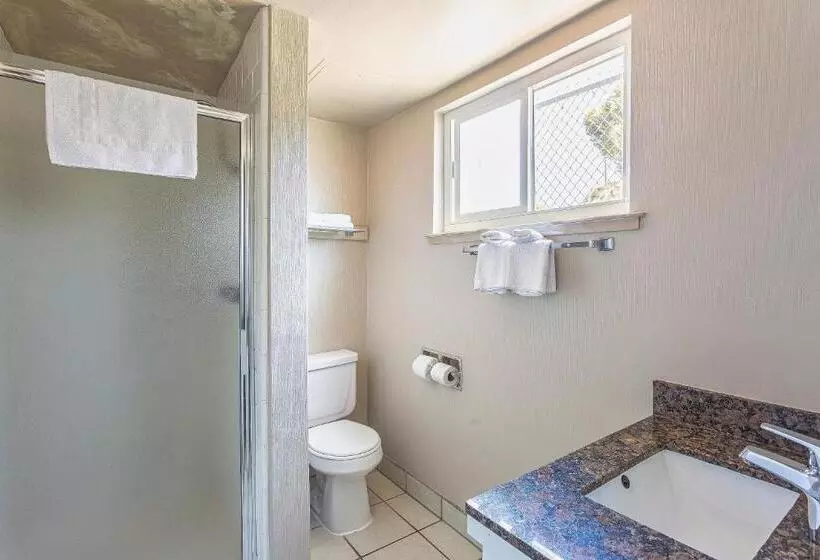 Motelli Coastal Breeze Inn