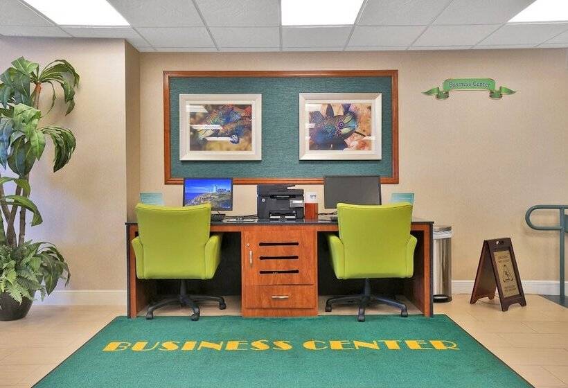 منتجع Hollywood Beach Tower