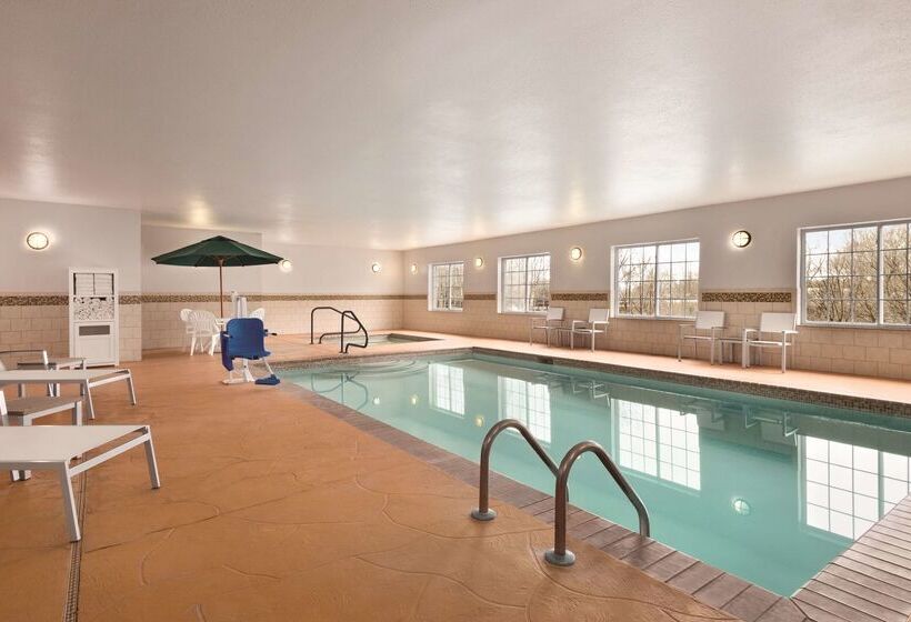 בית מלון כפרי Country Inn & Suites By Radisson, Madison, Al