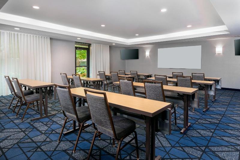 فندق Courtyard By Marriott Danbury