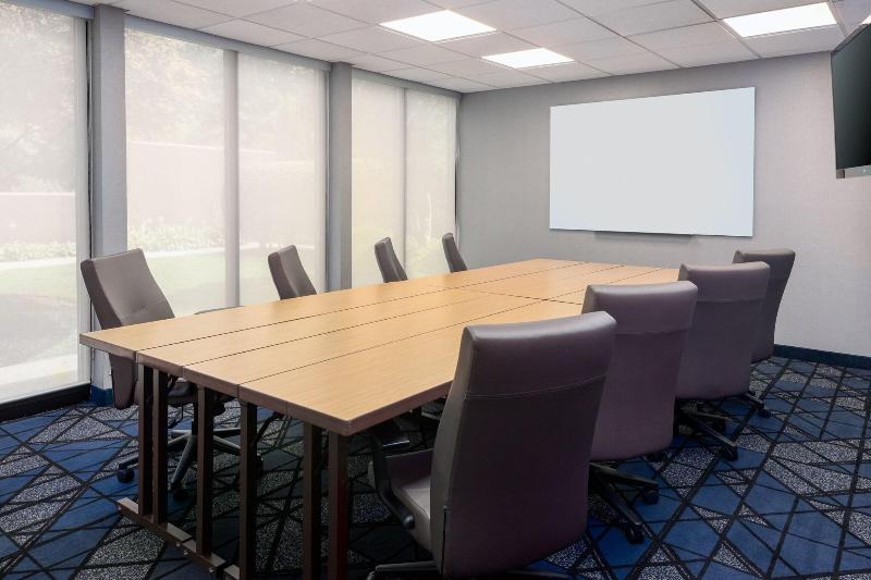 فندق Courtyard By Marriott Danbury