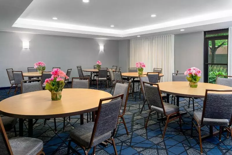 Otel Courtyard By Marriott Danbury