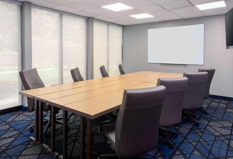 فندق Courtyard By Marriott Danbury