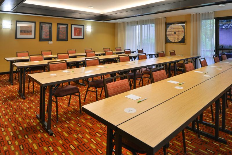 בית מלון כפרי Courtyard By Marriott Rock Hill
