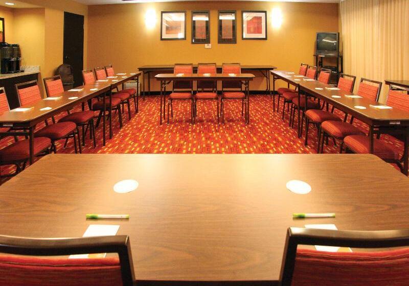 בית מלון כפרי Courtyard By Marriott Rock Hill