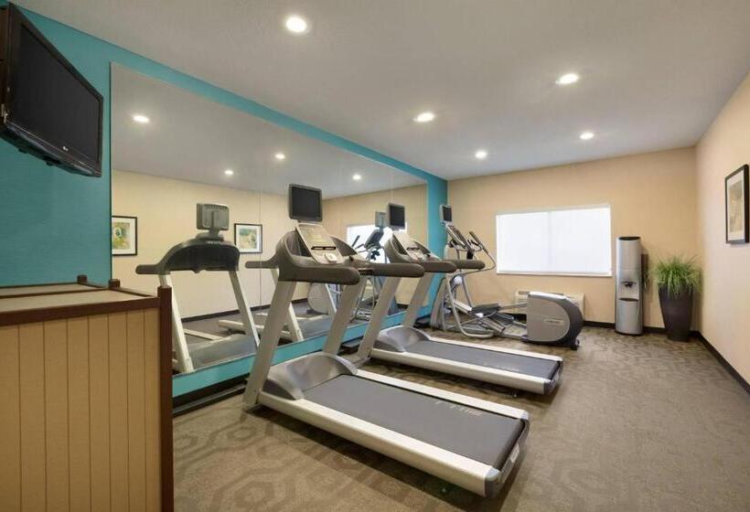 هتل Fairfield Inn & Suites Bismarck South