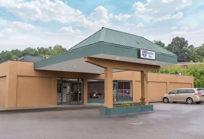 Отель Knights Inn Roanoke