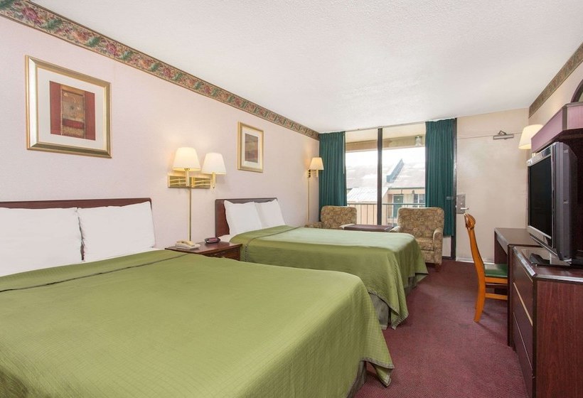 ホテル Knights Inn Roanoke