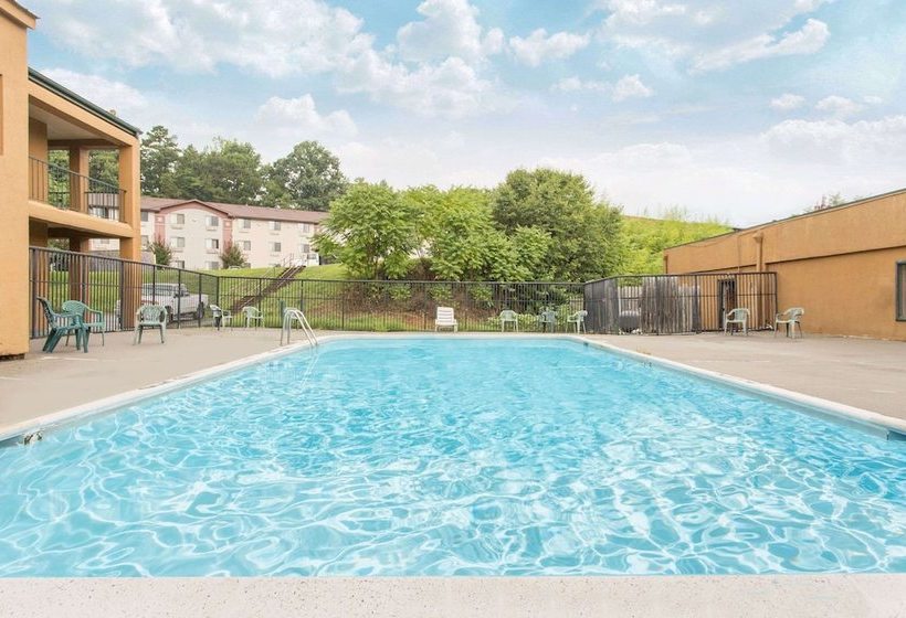 ホテル Knights Inn Roanoke