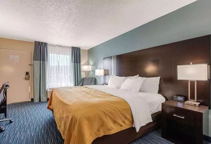 호텔 Quality Inn