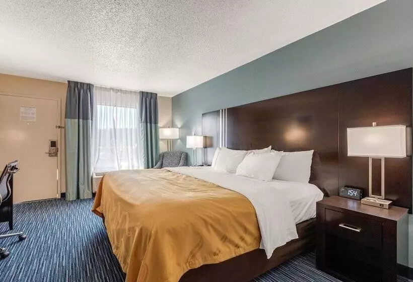 호텔 Quality Inn