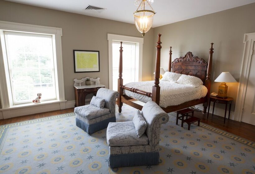 The Berry Hill Resort & Conference Center