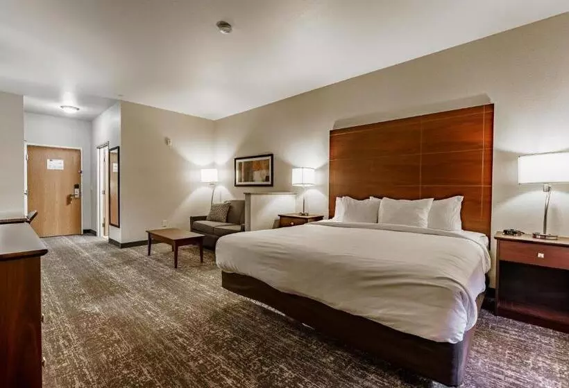 Отель Cobblestone Suites Ripon