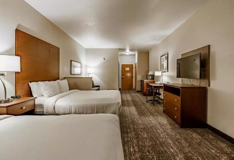 Отель Cobblestone Suites Ripon