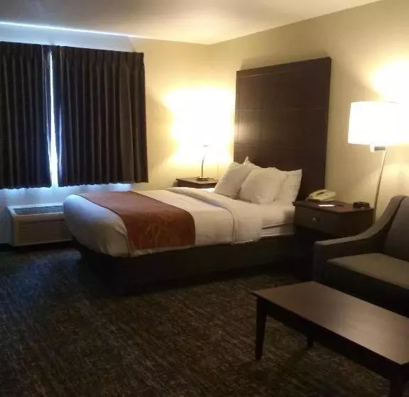 Отель Cobblestone Suites Ripon