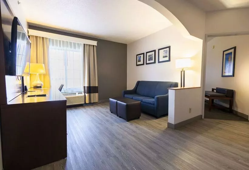 호텔 Comfort Suites