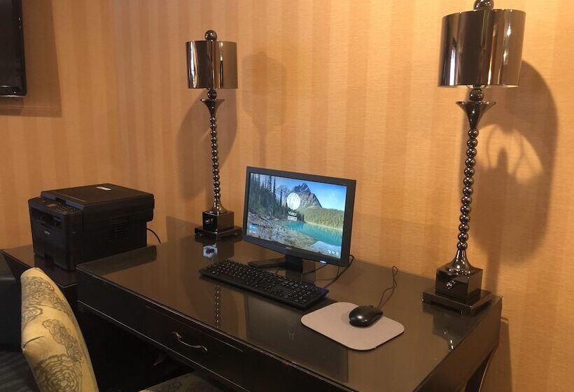 호텔 Ivy Court Inn And Suites