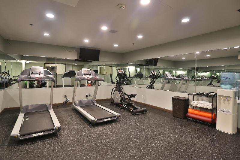 호텔 Ivy Court Inn And Suites