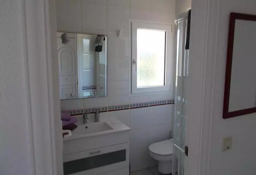 Отель Pensión Los Caballos