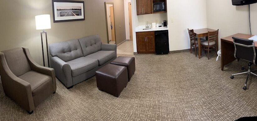 בית מלון כפרי Rapid River Lodge