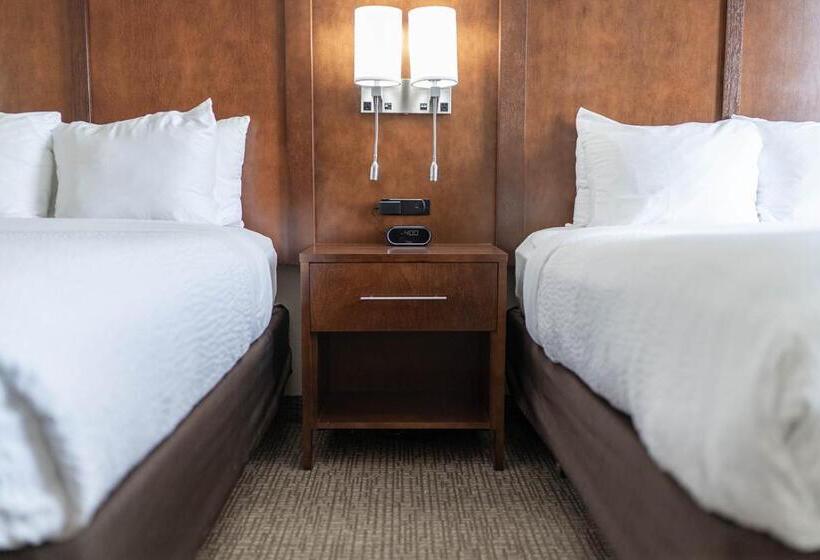 בית מלון כפרי Rapid River Lodge