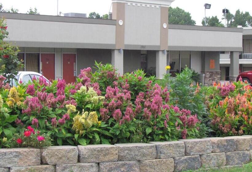 فندق Red Carpet Inn Augusta