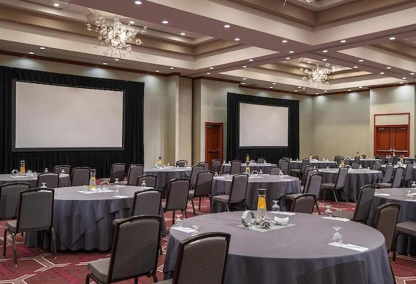 Hotel Renaissance Dallas Richardson