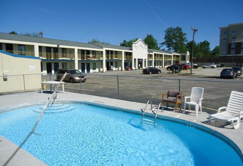 ホテル Scottish Inns Augusta