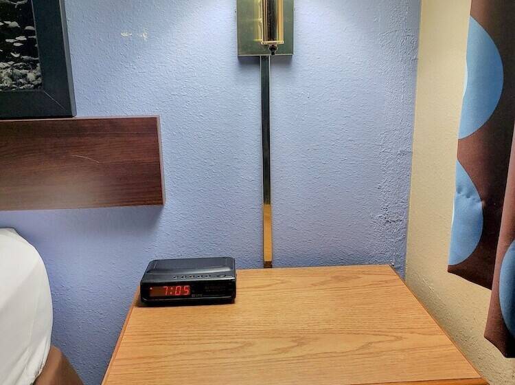 ホテル Super 8 By Wyndham Chariton