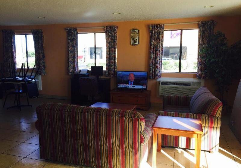 Отель Texas Inn And Suites Lufkin